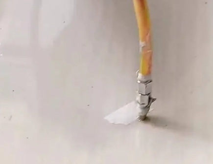 神农架林瓷砖空鼓维修公司专业解答在瓷砖铺贴过程中，如果使用的砂料过粗（如全部使用了粗砂），可能会导致以下问题